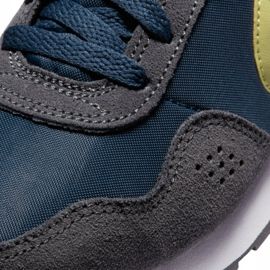 Nike Md Valiant Jr CN8558-400 skor vit mångfärgad 1