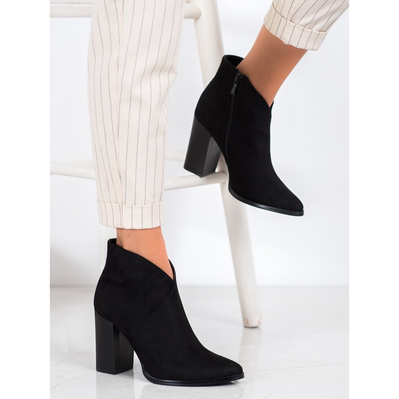 Filippo Snygga stövlar på en stolpe svart 2