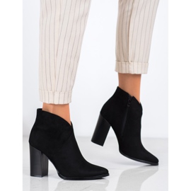 Filippo Snygga stövlar på en stolpe svart 1