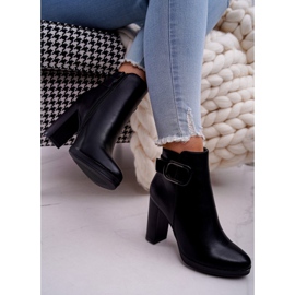 SEA Damskor på en högklackad svart Mastor 2