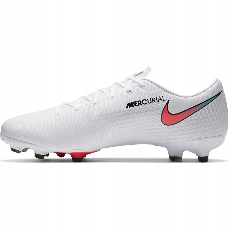 Nike Mercurial Vapor 13 Academy FG / MG AT5269 163 fotbollsskor vit vit 1