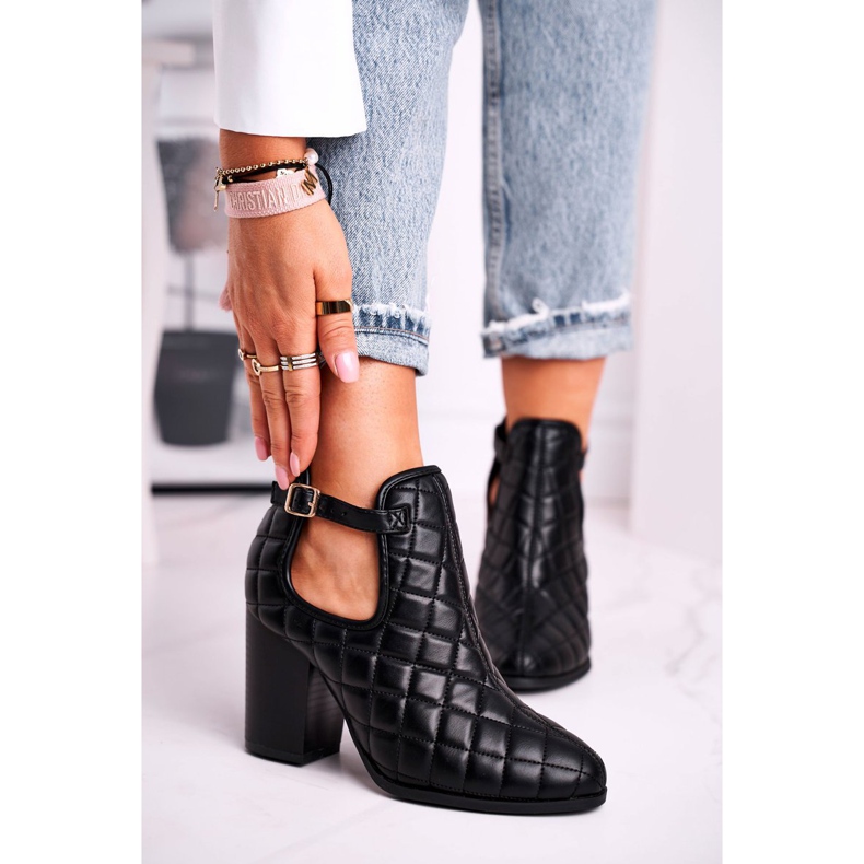 FB1 Kvinnors stövlar på en klack Quiltad med utskurna svarta drömmar 2