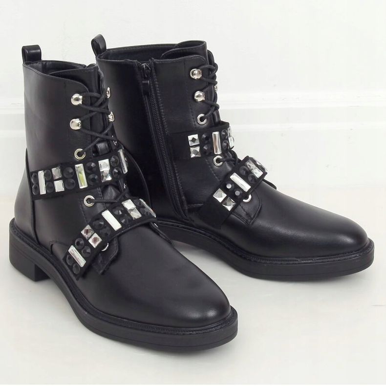 Svart Arbetare med stenar BH307 Svart 1