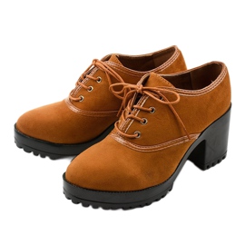 Kamelstövlar snörda på ett Clearfall -block brun 2