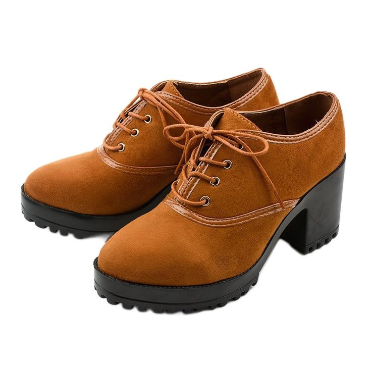 Kamelstövlar snörda på ett Clearfall -block brun 2