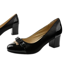 Svarta dampumps för damer på en Greenbane -stolpe 1