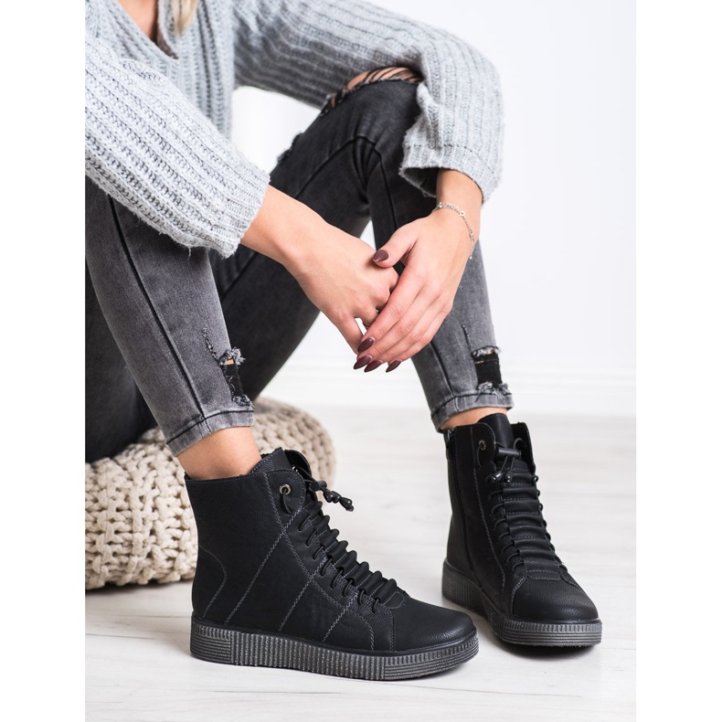 SHELOVET Svarta arbetare på Paltform 1