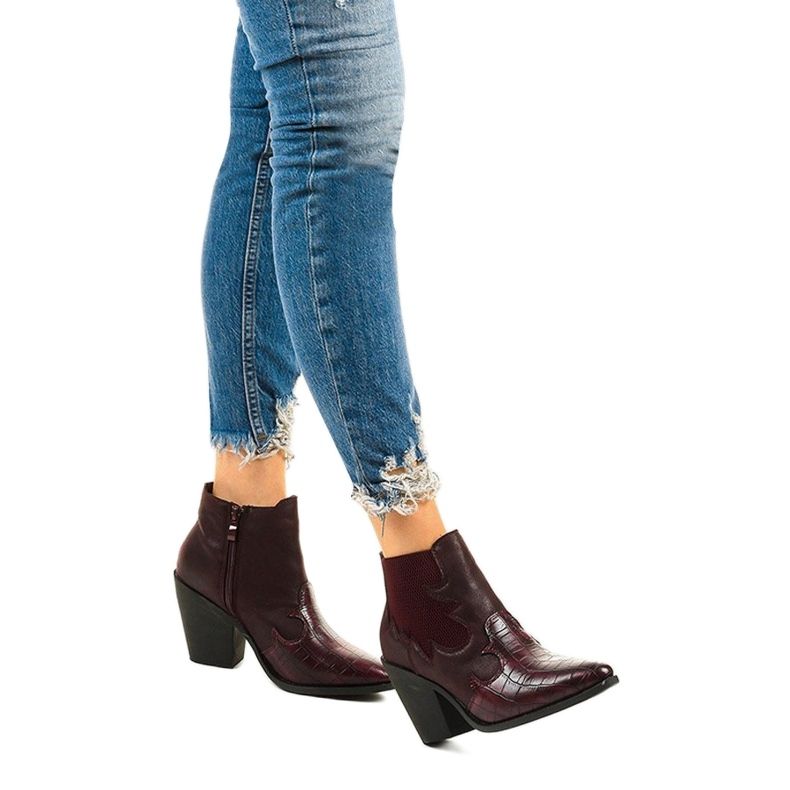 Maroon stövlar på stolpen av Harriet cowboy stövlar röd 1