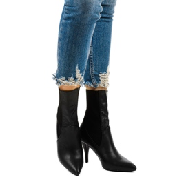 Svarta höga klackar med en Daywillow -strumpa 1