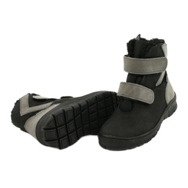 Svarta stövlar med ett Mazurek 1351 -membran grå 3