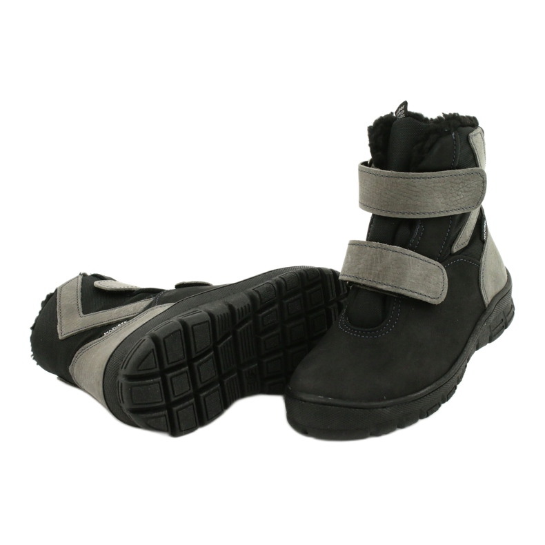 Svarta stövlar med ett Mazurek 1351 -membran grå 3