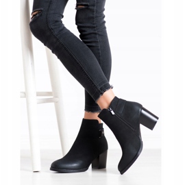 J. Star Bekväma stövlar på en stolpe svart 2