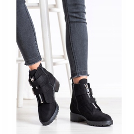 Corina Fritidsarbetare svart 1