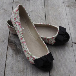 Ballerinor med rosett 6148 färgade vit 1