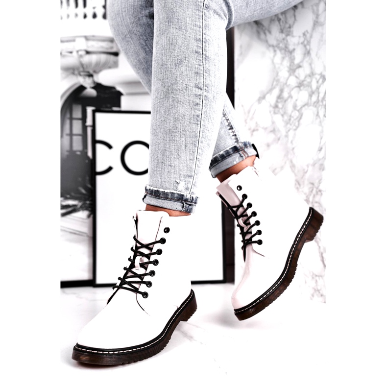 Evento Kvinnestövlar, lackerade vita stövlar 20BT35-3001 2