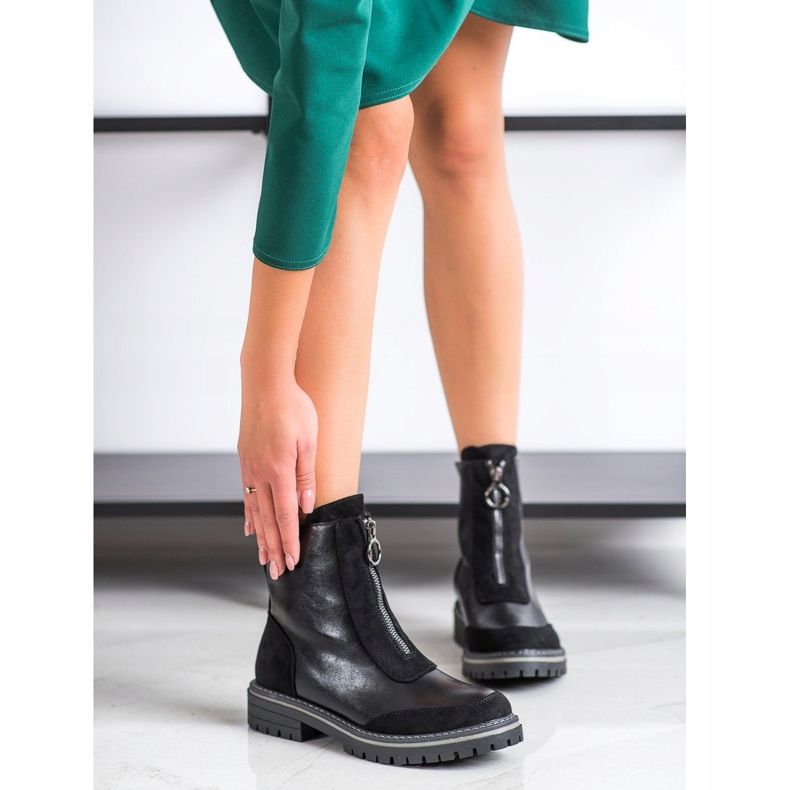 J. Star Varma arbetare på reglaget svart 1