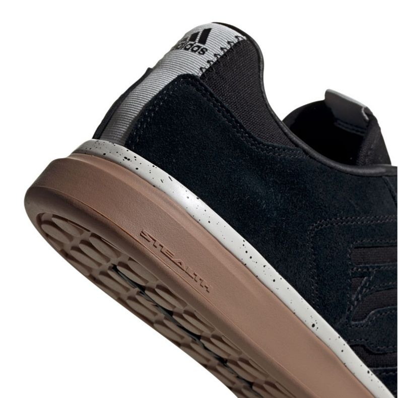 Adidas Sleuth M EE8893 skor svart 1