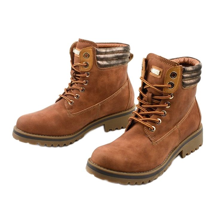 Kamelsnörstövlar, isolerade Halitta brun mångfärgad 2