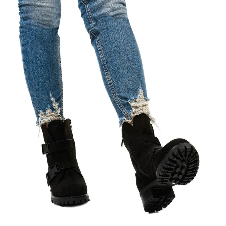 Svarta damisolerade stövlar från Irinrahne 1