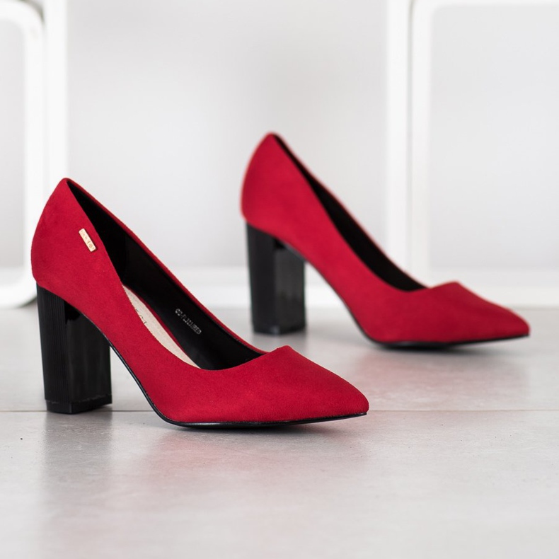 Goodin Pumpar På En Pelare svart röd 1