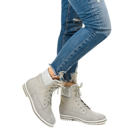 Gråisolerade stövlar från Arlinda 1