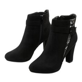 Svarta stövlar på stolpen med Lysianassa eko-mocka 2