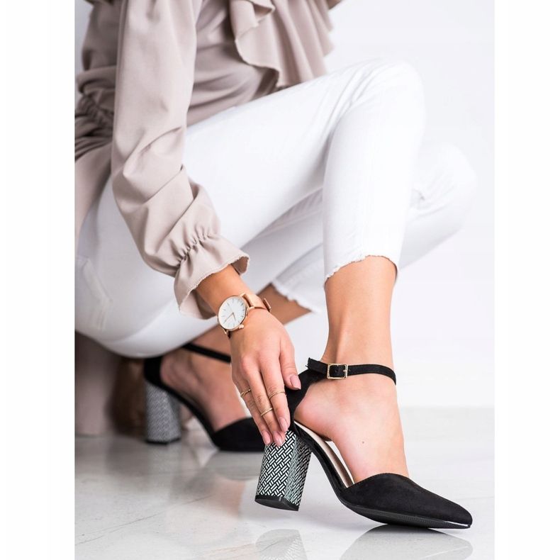 Goodin Pumpar med dekorativ häl svart 2