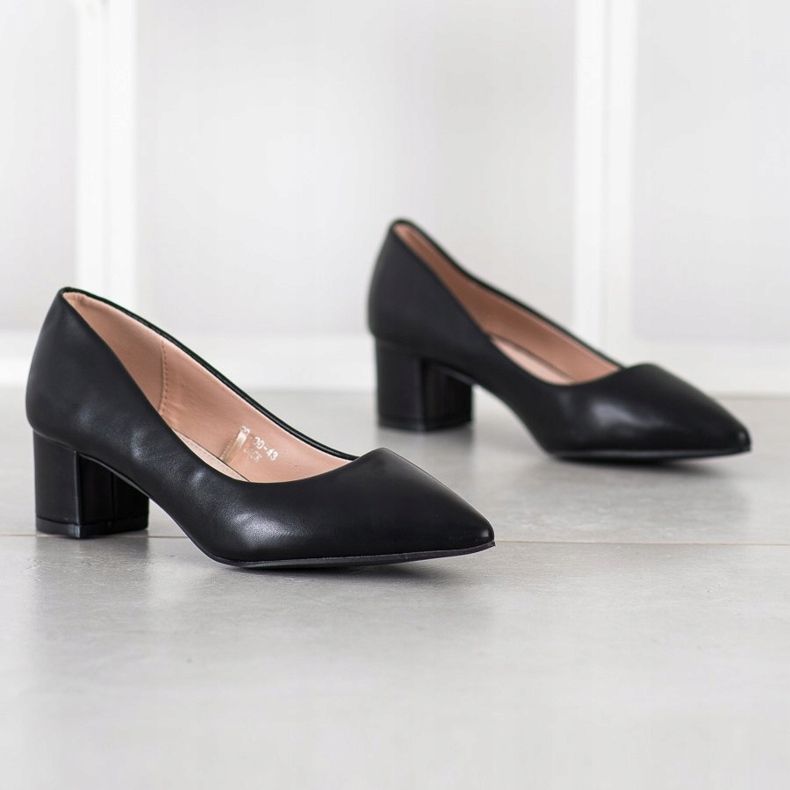 Goodin Pumpar på en låg pelare svart 1