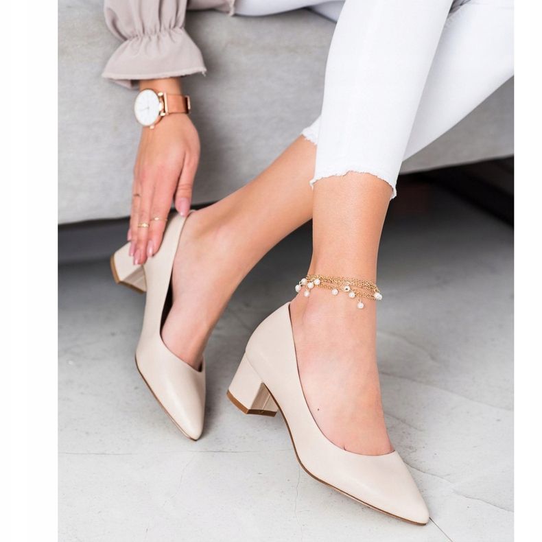 Goodin Pumpar på en låg pelare beige 1