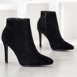 Small Swan Snygga stövlar på en hög klack svart 1