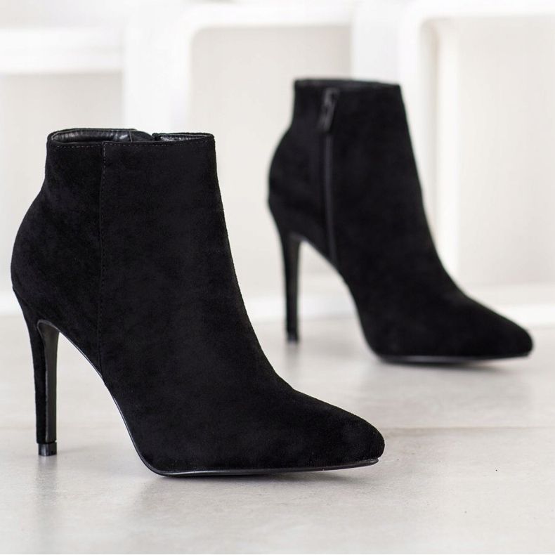 Small Swan Snygga stövlar på en hög klack svart 1