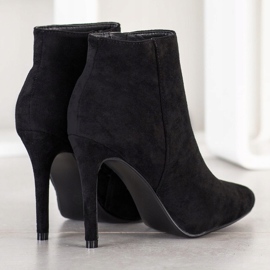 Small Swan Snygga stövlar på en hög klack svart 2