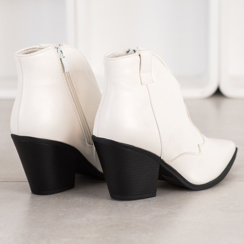 Queen Vivi Korta cowgirls i Spitz vit 1