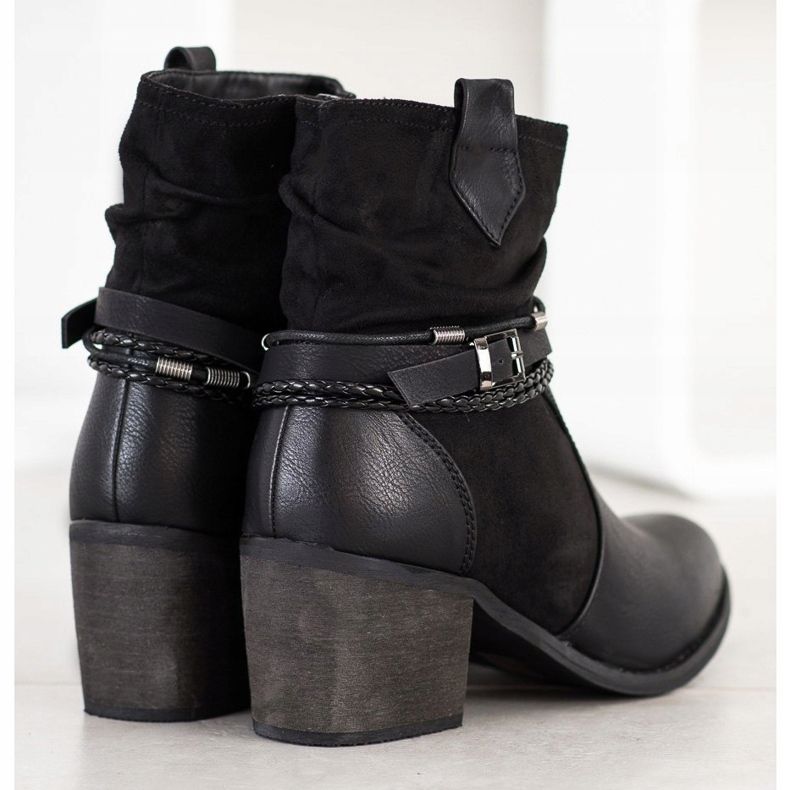 SHELOVET Stövlar med dekorativa ränder svart 1