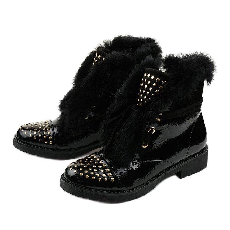 Svarta plattisolerade lackerade kvinnliga stövlar 1