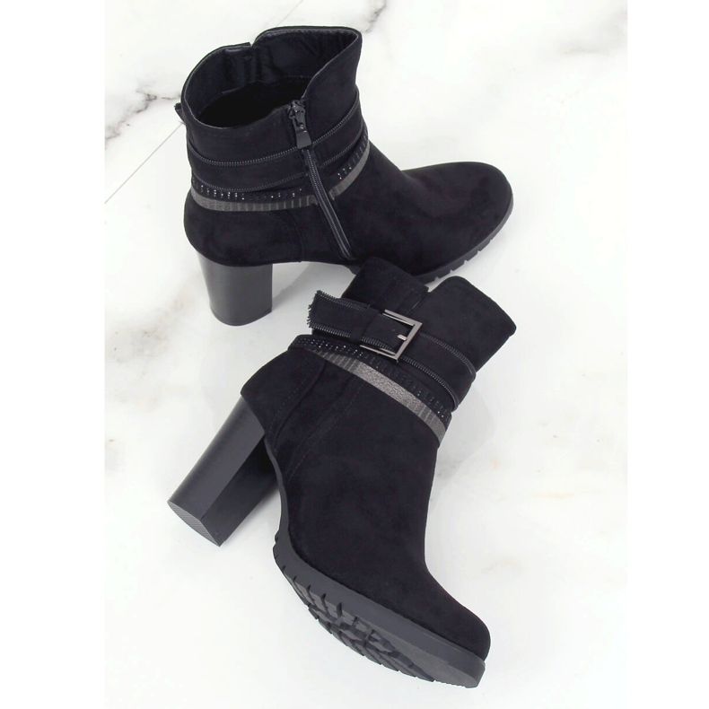 Svarta högklackade stövlar BH126-KB Svart 1