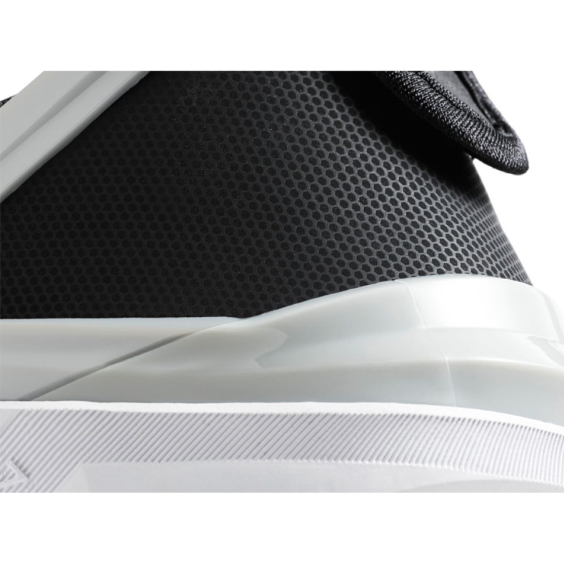 Nike Metcon 6 FlyEase M DB3790-010 träningssko svart 1