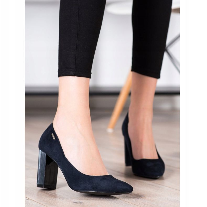 Goodin Pumpar På En Pelare marinblå blå 1