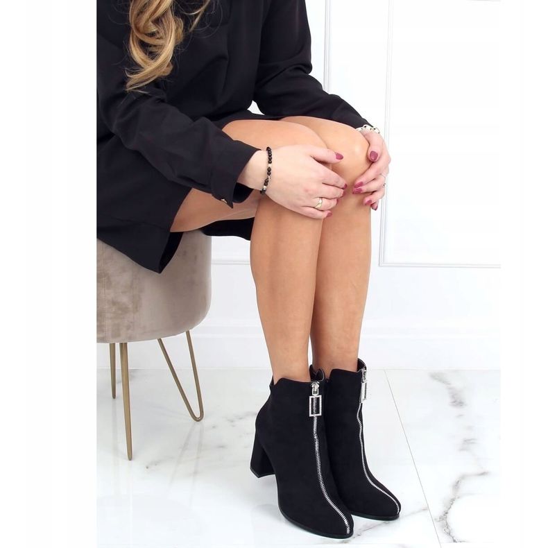 Svarta högklackade stövlar 0-320 Svart 1