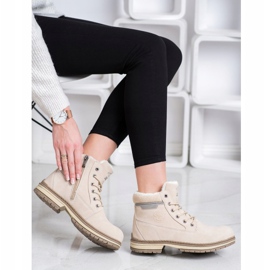 SANDIC Fångare med fårskinn beige 1