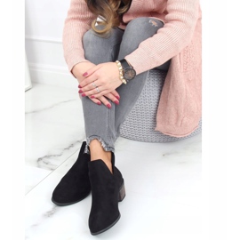 Svarta stövlar med utskurna svarta CM-8M4-1 Svart 1