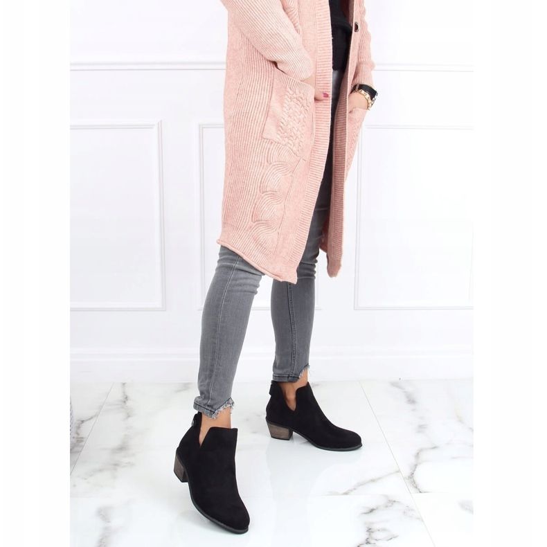 Svarta stövlar med utskurna svarta CM-8M4-1 Svart 2