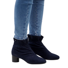 Marinblå stövlar i mocka på JM5512M -stolpen 1