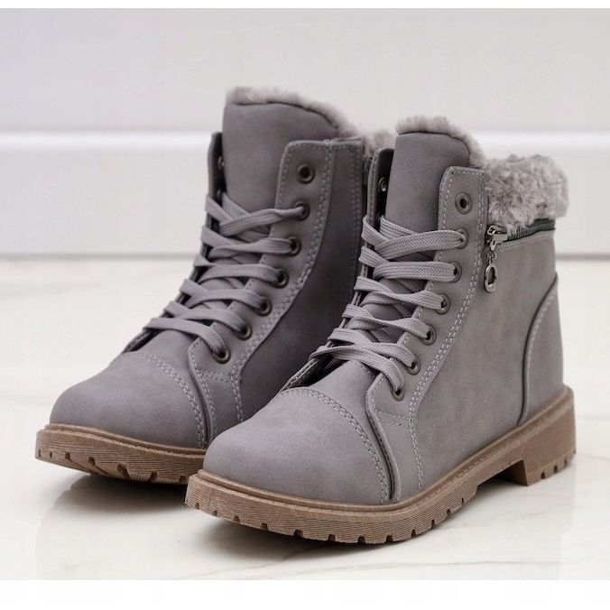 Grå trappers isolerade stövlar Dorfir 1