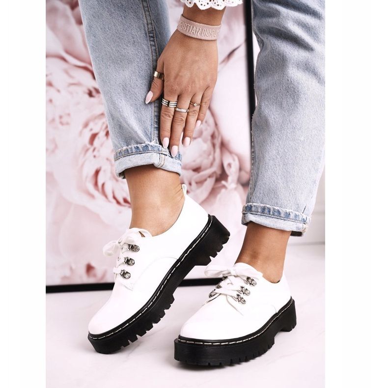 S.Barski Brogues Oxfords för kvinnor på plattformen S. Barski HX15 lackerad vit 1