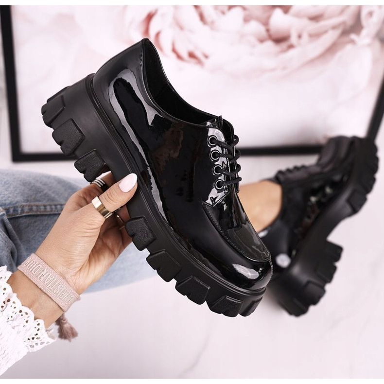 S.Barski Oxfordskor för kvinnor på den massiva plattformen S. Barski HX23 lackerad svart 2