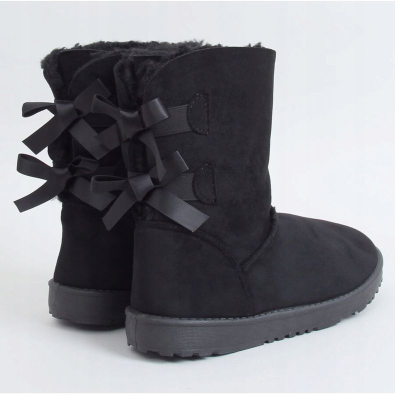Snöskor med svarta rosetter B195-1 Svart 1
