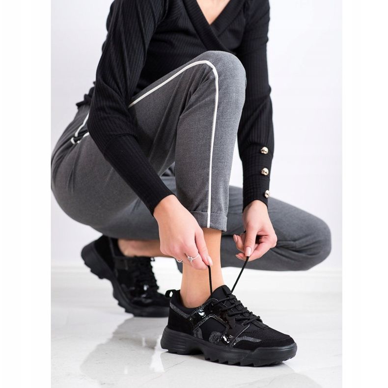 Kylie Ljusa svarta sneakers grå 1