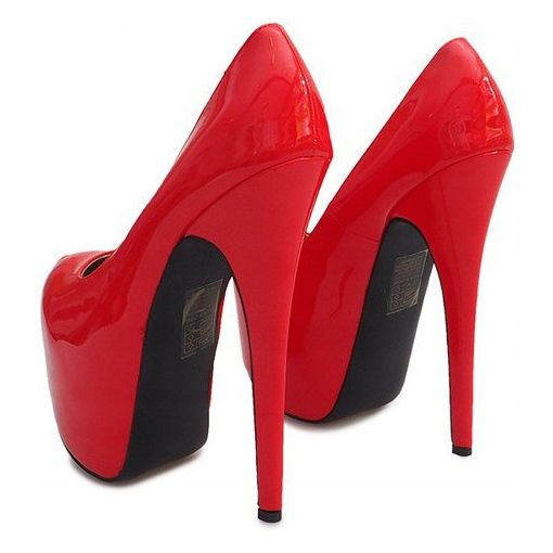 Höglackerade stift på den röda plattformen D905 3