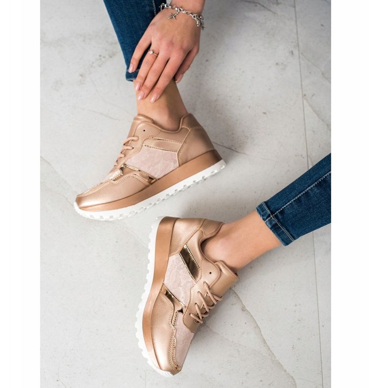 Bestelle Snygga sneakers beige 1